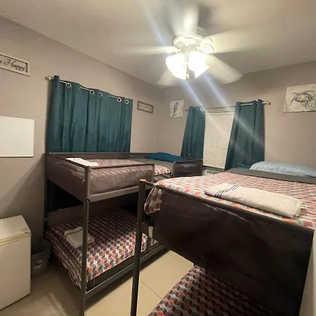 Miami Vibes "Hostel-Like" Shared Room-3